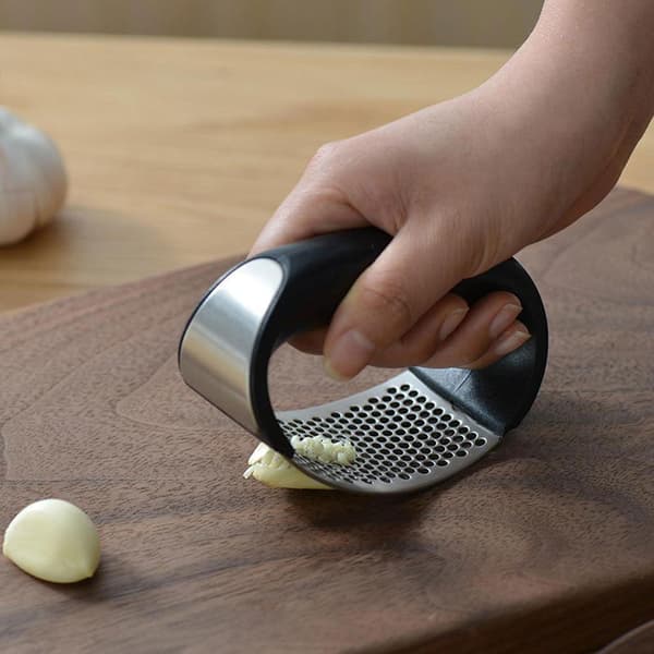Northio Vitlökspress: Elegant, Ergonomisk & Effektiv Svart