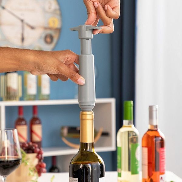 Vakuumpump för vin med 4 korkar grå