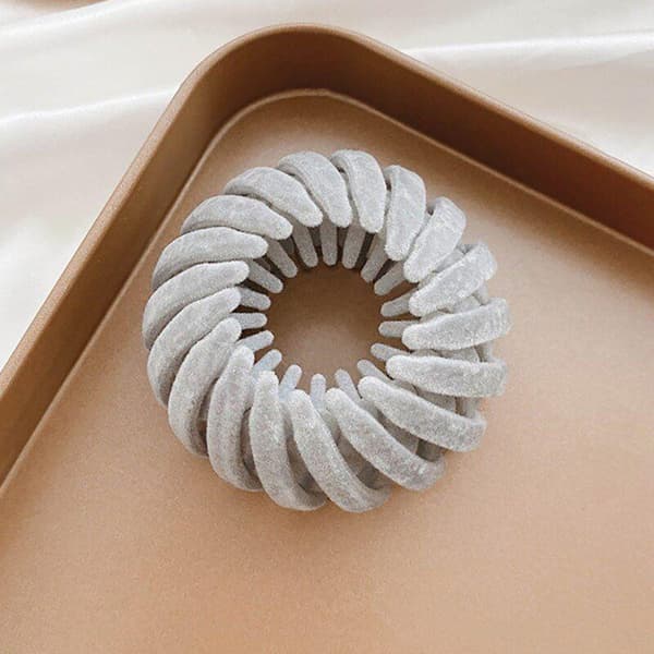 Skonsam och snygg grå spiralsnodd för bekväm hårförvaring grå