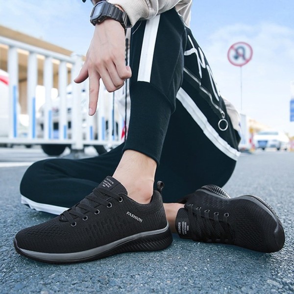 Svarta "FASHION" Sneakers: Lätta, Bekväma & Ventilerande Black 43
