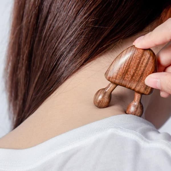 Sandelträ Ansiktsmassage: Snigel-Design & Lyxkänsla Träd