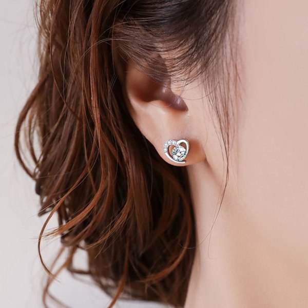 Örhängen för kvinnor, örhängen i vitt guld kubisk zirkonia hjärtformade örhängen│Smycken presenter till flickor 01: Silver Studs1 Pair