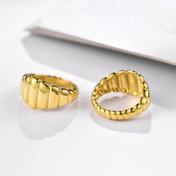 Kraftiga guldpläterade ringar för kvinnor - Trendiga kubiska zirkonium 14k guld fyllda stapelbara ringar Golden croissants 8