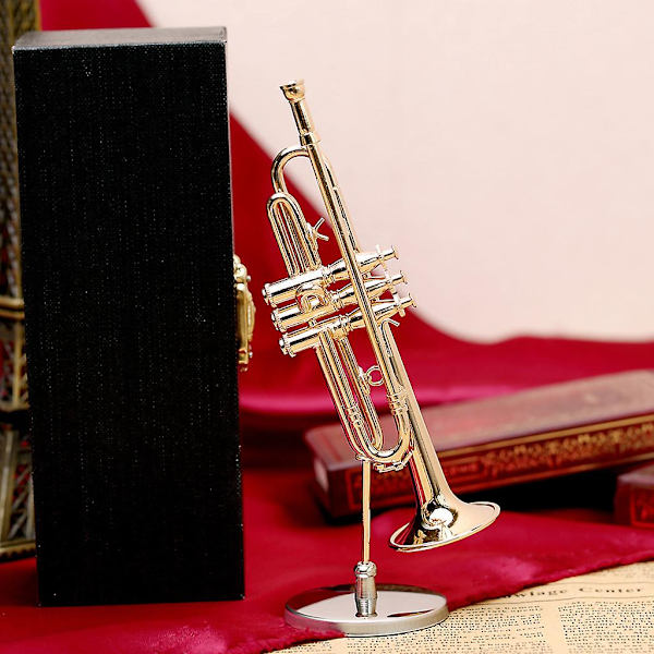 Miniatyyritrumpetti, kullattu minikokoinen musiikkimallin soitin koriste (6,5 cm)