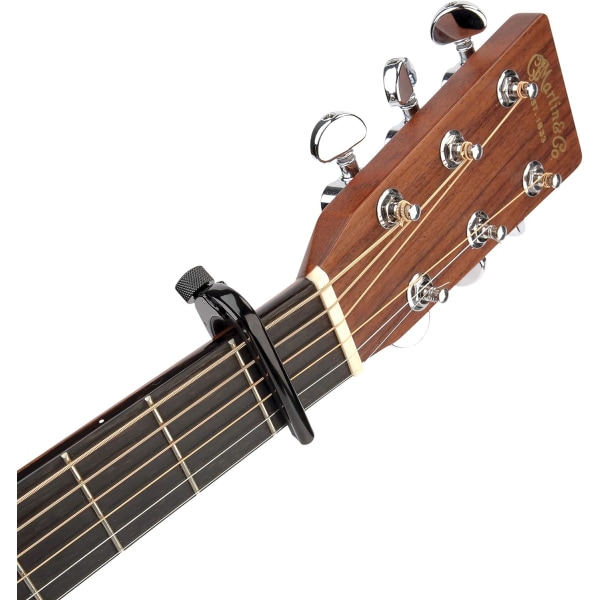 D'Addario gitarr capo för akustisk och elektrisk gitarr - Pro Capo - Justerbar spänning - Gitarraccessoarer - Fungerar för 6-strängade och 12-strängade gitarrer Black