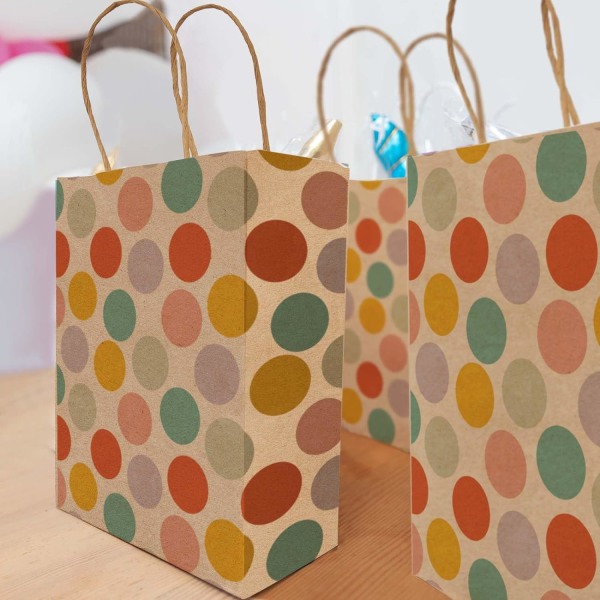 Gaveposer, 24 stk. Festposer Fargerike Polka Dots Brune Papirposer med Håndtak for Festgaver, Valentinsdag, Bursdag, Bryllup, Thanksgiving Polka Dots  Brown 24 count (Pack of 1)