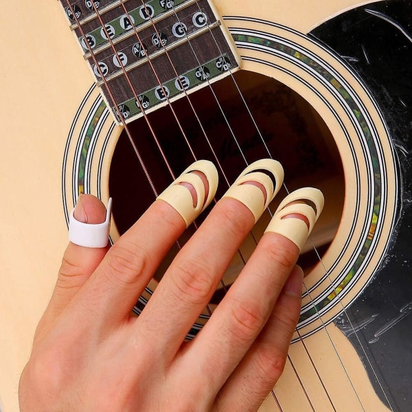 6 stycken, beige stålsträngad gitarr och fingerpicking klassisk gitarr.