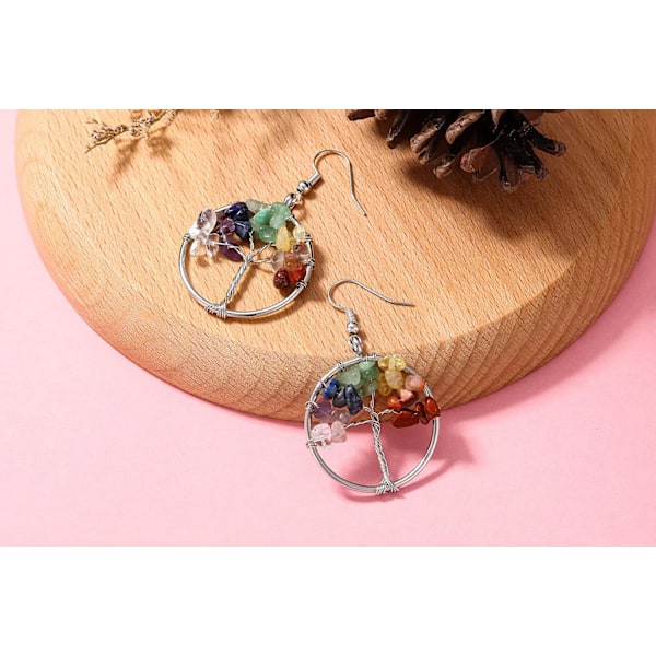 Kvinners sølv Livets tre dråpe øreringer 7 Chakra Matural Tumbled Gemstone Wire Wrapped Crystal Dangle Dangly øreringer for jenter damer Bohemian J