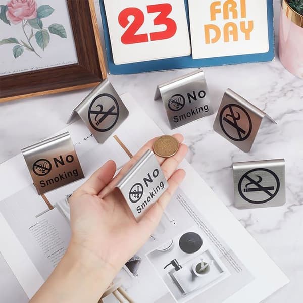 4 rökfria bordsskyltar i rostfritt stål, 2 stilar, metallvarning, rökförbudsskylt, logotypdisplay