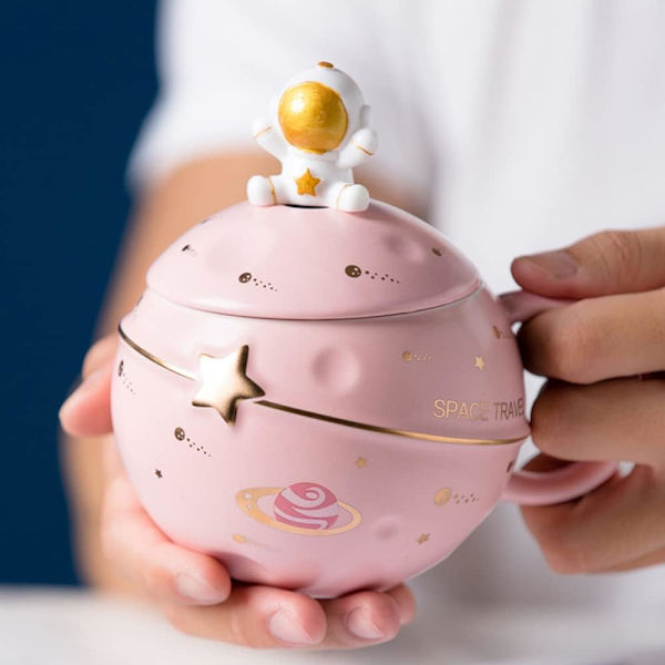 Astronauttikuppi, avaruuden kohokuvioitu planeettakuppi, söpö keraaminen kahvikuppi, uutuuskuppi kannella ja lusikalla kahville, teelle, maidolle, esteettinen huonekoriste hauska Pink