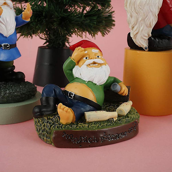 Nisse i hagen utendørs hagedekorasjon med harpiks hagenisse-statue