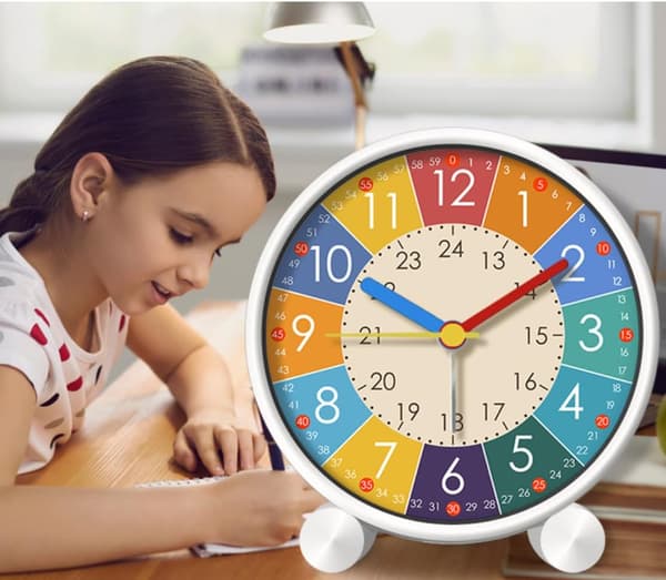 Cartoon Bear Alarm Clock Sovrum Barnrum Skrivbordsklocka, Väggklocka Söt Alarmklocka för Barn