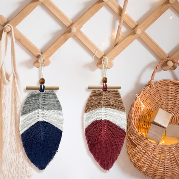 Boho bladväggdekor, 2 stycken tofsar Macrame vägg hängande fjäderblad, vävda bomullsvägg Boho dekor prydnad med träpärlor