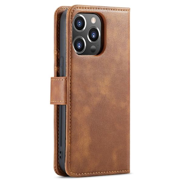 DG.MING 2-in-1 Magnet Wallet iPhone 15 Pro Cognac