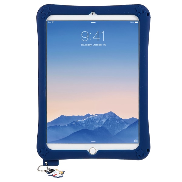 iPad 9.7 5th Gen (2017) Shell Astronaut jalustalla sinisellä