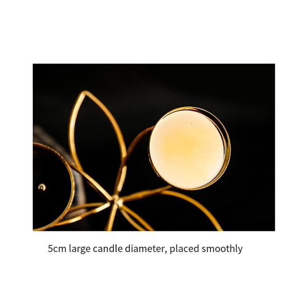 Metallinen kynttilänjalkapidike romanttiseen kynttiläillalliseen moderniin pöytäkoristeluun retrotyyliin