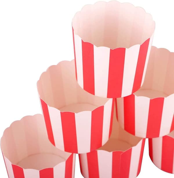 Db Bn-pakke med 50 engangs bagepapir cupcake-indpakninger - røde og hvide striber - Id