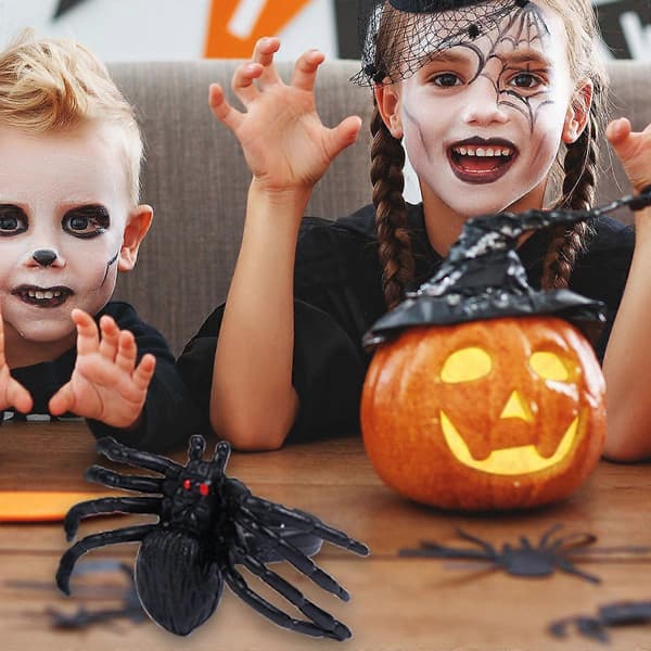 Halloween plastikringe DIY festlegetøj sort edderkoppeform til børn og voksne 20 stk[DB]
