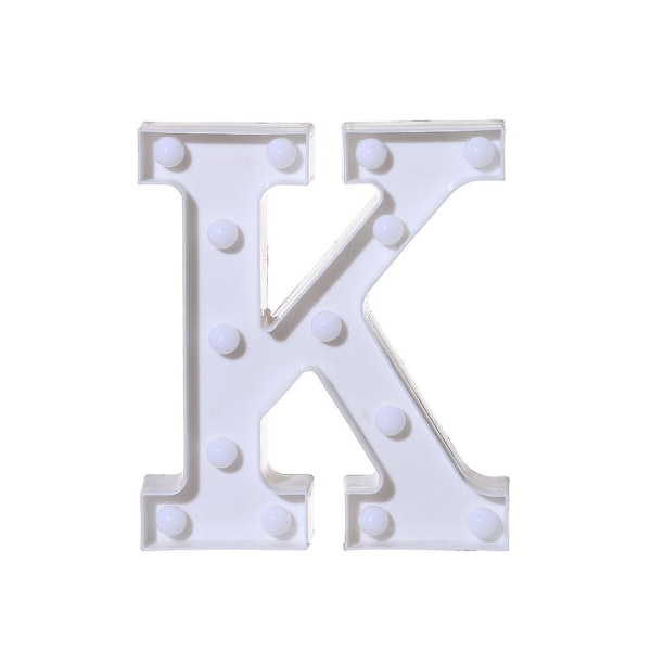 Alfabetets ledbokstavslampor lyser upp Vita plastbokstäver stående hängande A [DB] K