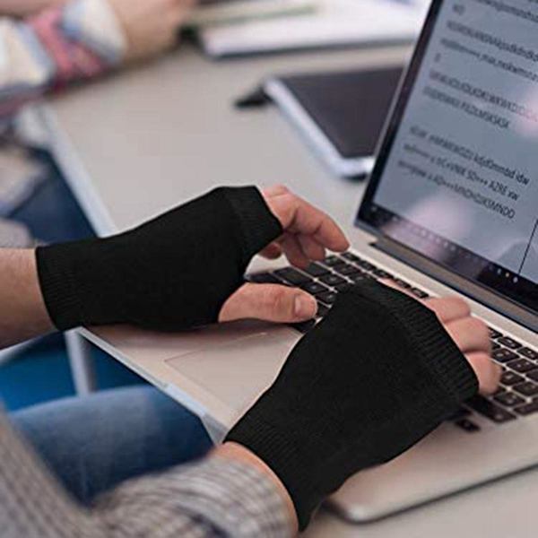 4 par fingerløse varme handsker med tommelfingerhul - hyggelige halvfingerløse kørehandsker - strikkede luffer til mænd og kvinder