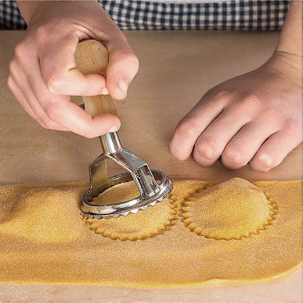 MASTER FENG Ravioli -muottisetti, pyöreät ja kulmikkaat raviolileimasimet puisella kahvalla ja uurrettu pastapuristin keittiöön - 2 kpl style720
