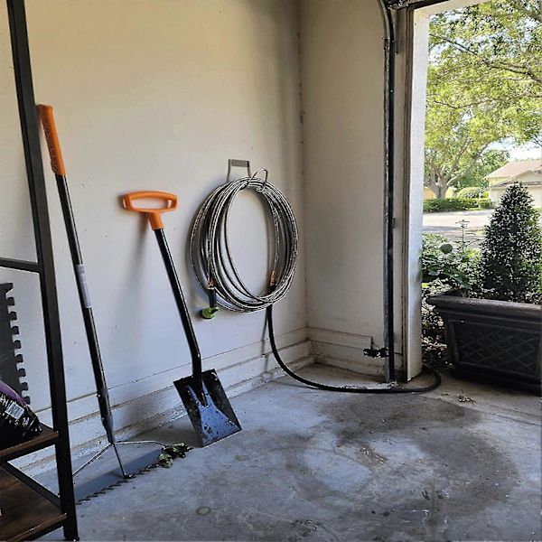 Haveholder i Rustfrit Stål til Havevandsslanger - Udendørs Have, Terrasse og Baghave
