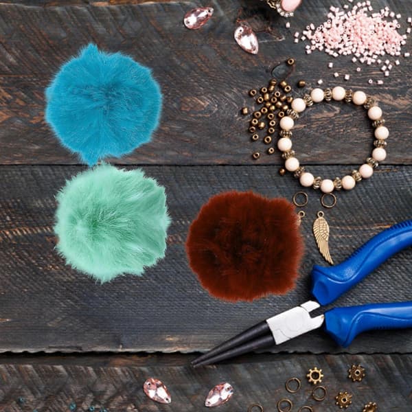 Fluffiga pompoms för mössor dekorativa pysselartiklar 74-pack[DB]