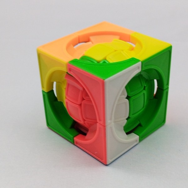 Gradient farge tre-nivå magisk ball Rubiks kube med ytre firkant og indre sirkel 3X3 deformert senterkule Rubiks kube [DB] third level