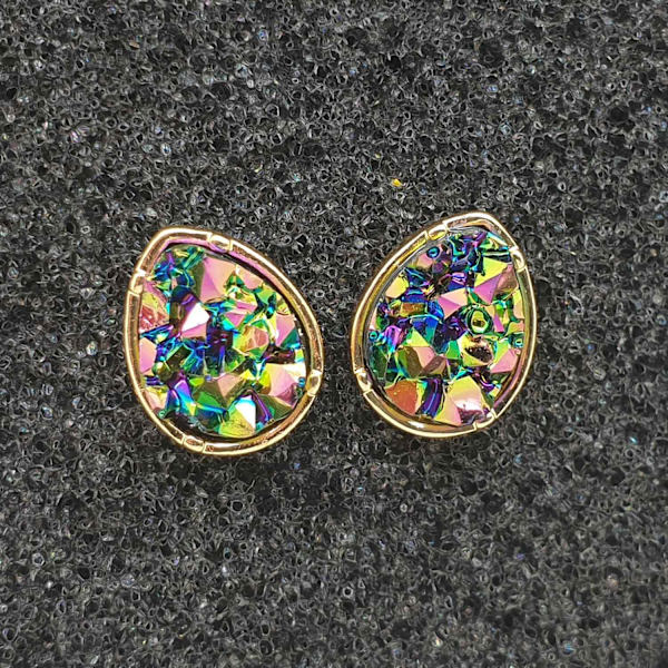 Durzy rock lava crystal glänsande sten örhängen vattendroppe Lila M