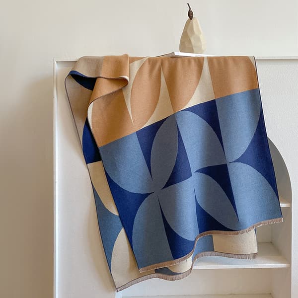 Fashionable Geometric Pattern Scarf, Warm and Windproof Reversible Shawl - A5