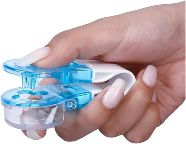 1 Portable Pill Extractor for Blister-Packed Tablets, Helps Easily and Quickly Remove Tablets from Blister Packs
