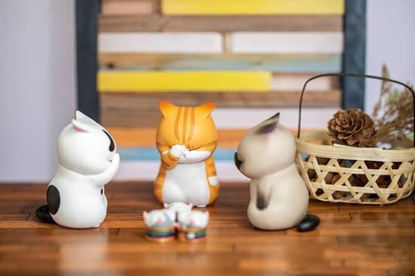9 stk. vidunderlige slidte blind box kattefigurer i killingestil dukker eller