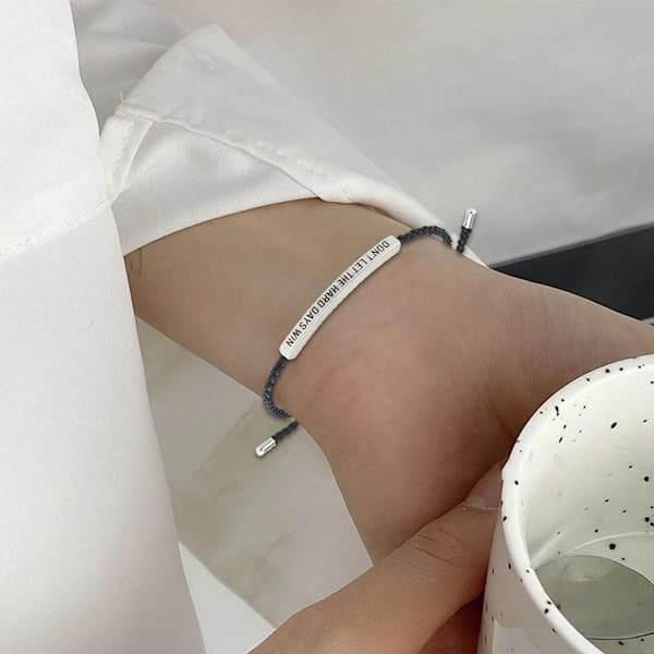 CTDWNT Lad ikke de hårde dage vinde - Armbånd til kvinder og mænd, inspirerende sort Onesize