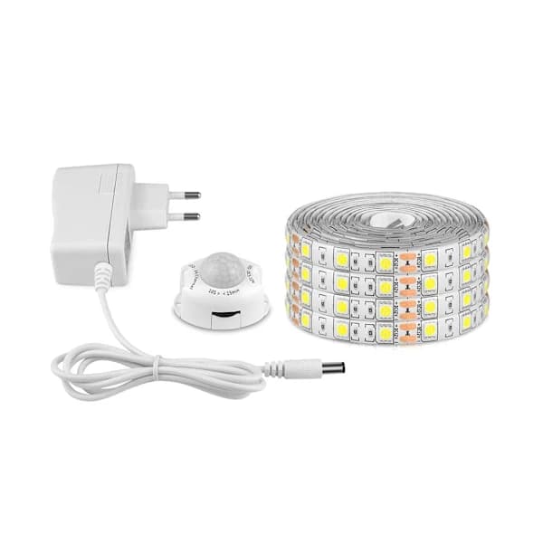 LED-stripe med bevegelsessensor Vanntett LED-stripe Varmhvite striper Belysning med timer for kjøkken under skap trapper