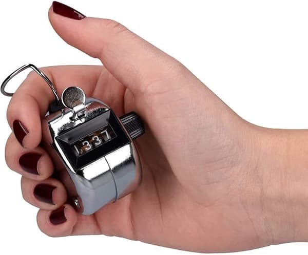Håndholdt skritteller, firesifret mekanisk teller, batterifri, metallkasse, med ringgrep.