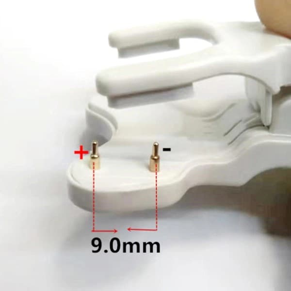 Universal Smartwatch USB-opladerkabel Opladerclips 2-benet afstand 9 mm Hvid