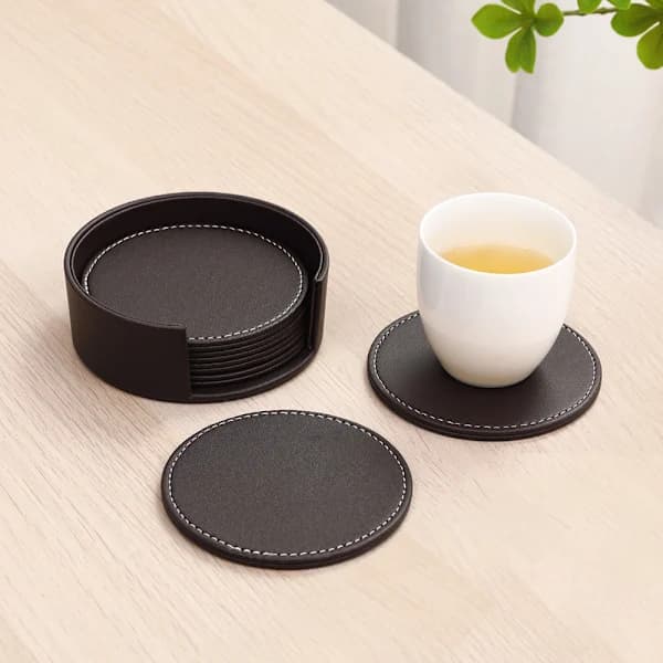 Kaffefarvede 6 stk. runde læderunderlag, PU-læderunderlag
