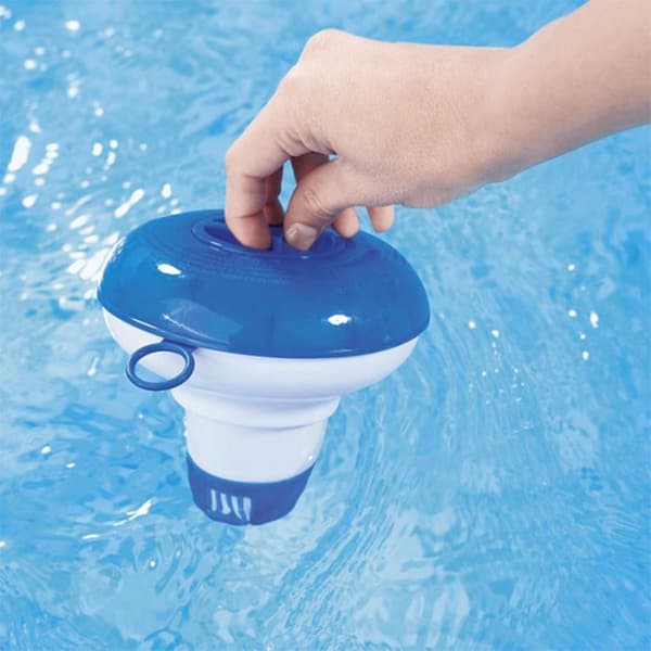 Flytande dispenser för spa