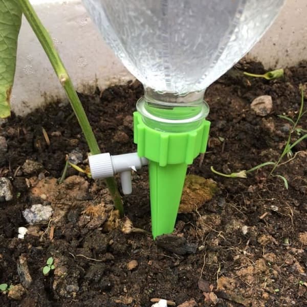 Set med 12 automatiska sprinklers, droppbevattningssystem för trädgårdsväxter och grönsaker, justerbar droppbevattning