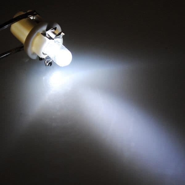 10x LED-LAMPOR FÖR INSTRUMENTPANELINDIKATOR B8-5D B8.5D T5 TUNING Hållare Vit