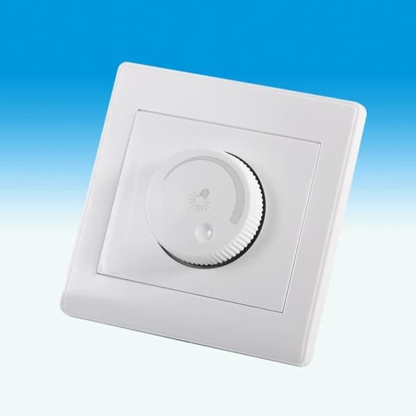 Dimmerbrytare - Säker och hållbar - Vit - Max 100W - Inomhusinstallation - Vridbar