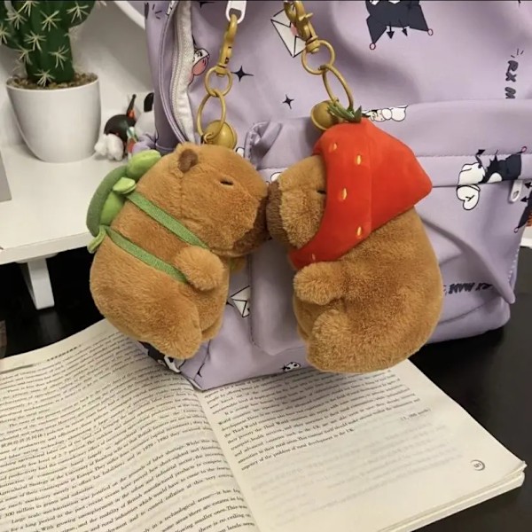 Random 1 piece Capybara Med Sköldpadda Ryggsäck Plysch Leksaker Hänge Väska Tillbehör Nyckelring