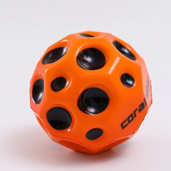 Hög Resiliens Hål Bollen Mjuk Bouncy Ball Anti-fall Måne Shape Porös Bouncy Ball Barn Inomhus Utomhus Leksak