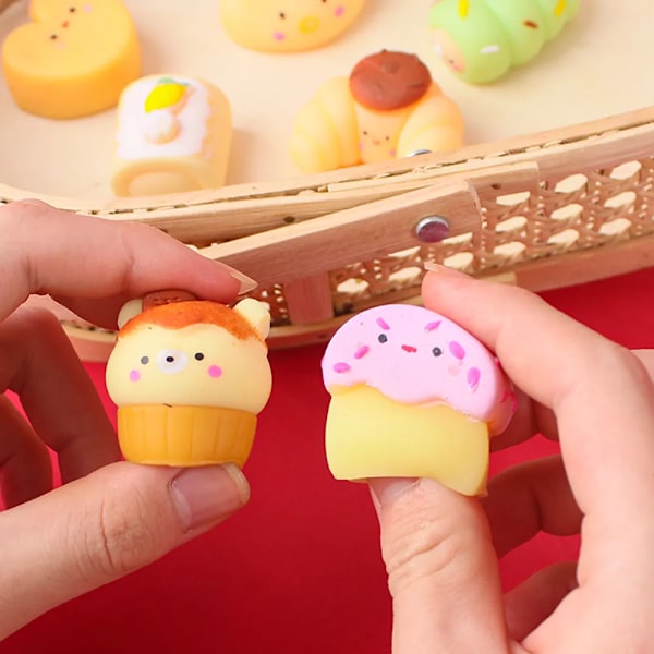 8 Pieces Mochi Squishy Decompressio Bake Mini Legetøj Squeeze Soft Sticky Stress Relief Sjove Fidget Mini Legetøj