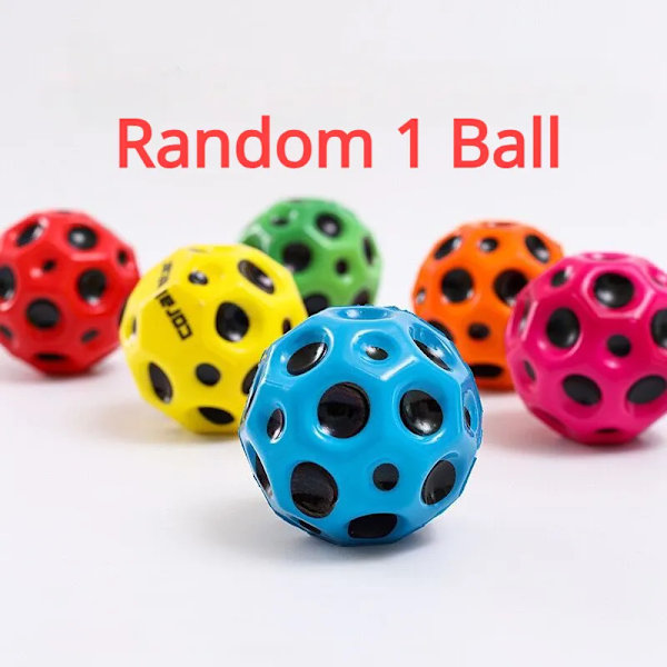 Hög Resiliens Hål Bollen Mjuk Bouncy Ball Anti-fall Moon Shape Porös Bouncy Ball Barn Inomhus Utomhus Leksak
