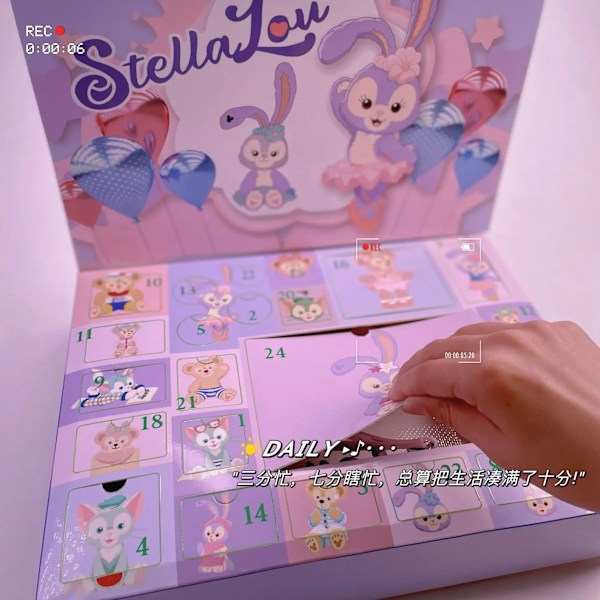 24 bitar Jul Slumpmässiga Anime Figurer Hello Kitty Nyckelring Ring Barrett Advent Kalender