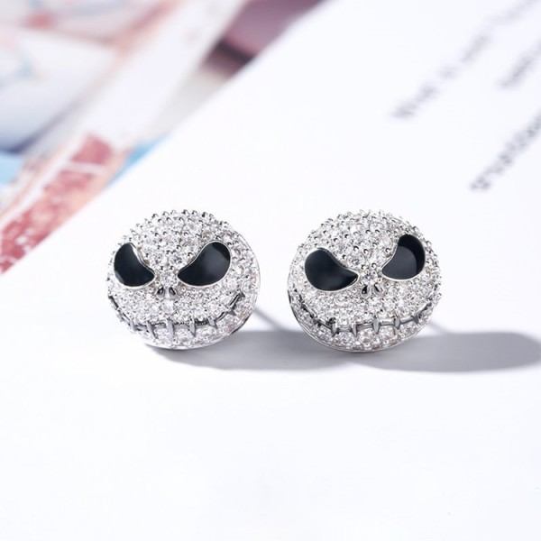 Jack Circle Crystal Örhängen Mardröm Före jul Tecknad Gotisk Fest Smycken Skull Stud Örhängen