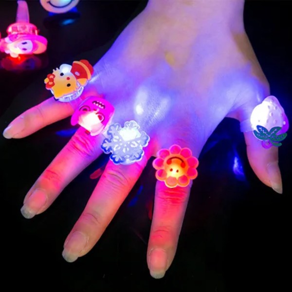 10 bitar Tecknad LED Lysande Finger Ringar