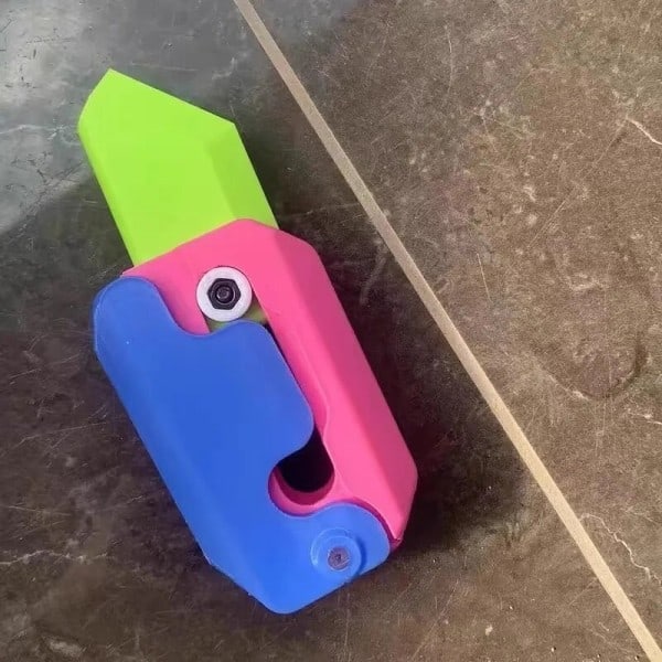 3D Utskrift Gravity Kniv Cub Hoppa Liten Rädisa Kniv Mini Modell Hänge Push Kort Dekompression Leksak