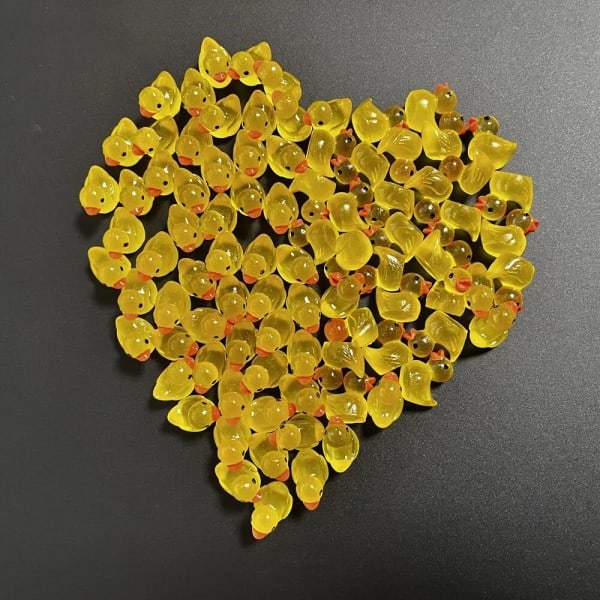 50 stykker Mini Gul Ender Luminous And Ornament Miniatyr Figurer Tiny Duck